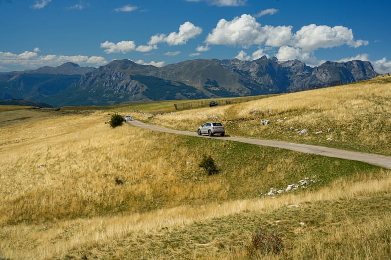 Van life dans les Alpes : conseils, spots et cols